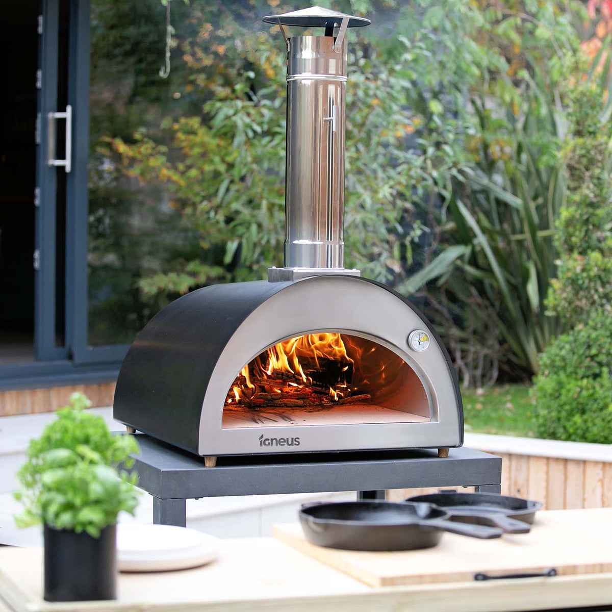 igneus classico wood fired pizza oven product exterior view — view 3