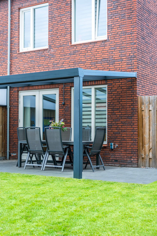 Wind Doesn't Care That Your Garden Is Sheltered: Funnelling, Gusts and Why Inland Sites Still Fail