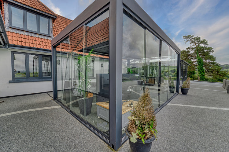 Motorised Retractable Roof Pergola | Deponti Pinela Deluxe | Full Open-Sky Effect | Somfy Remote | Synchronised Gasket Seal