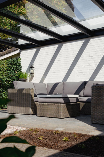 Aluminium Flat Roof Veranda | Deponti Trebbiano | 8.8mm Safety Glass | Spans Up To 7m | Integrated LED | Low-Height Compatible