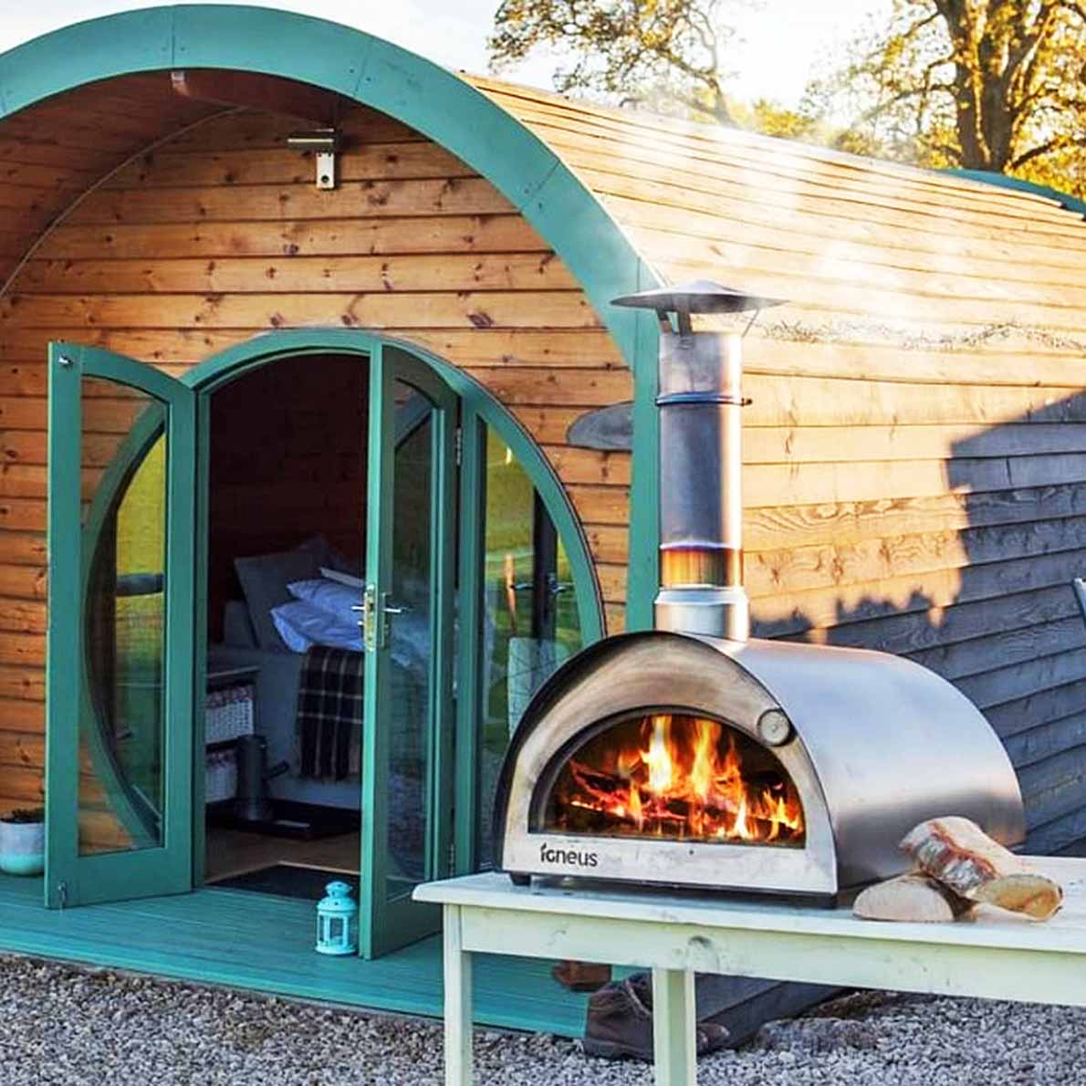 igneus bambino wood fired pizza oven lifestyle exterior view