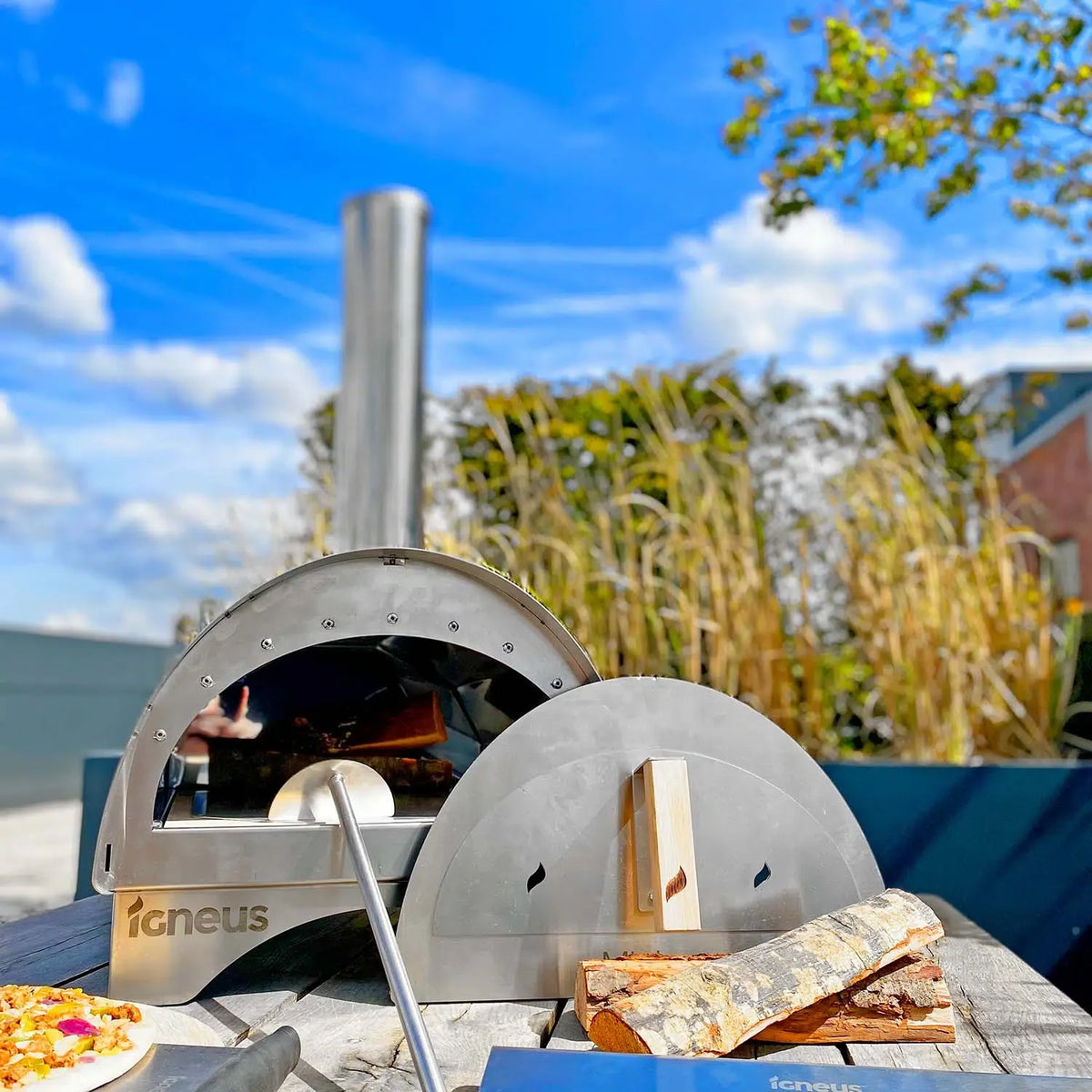 igneus minimo portable pizza oven free peel product exterior view — view 4