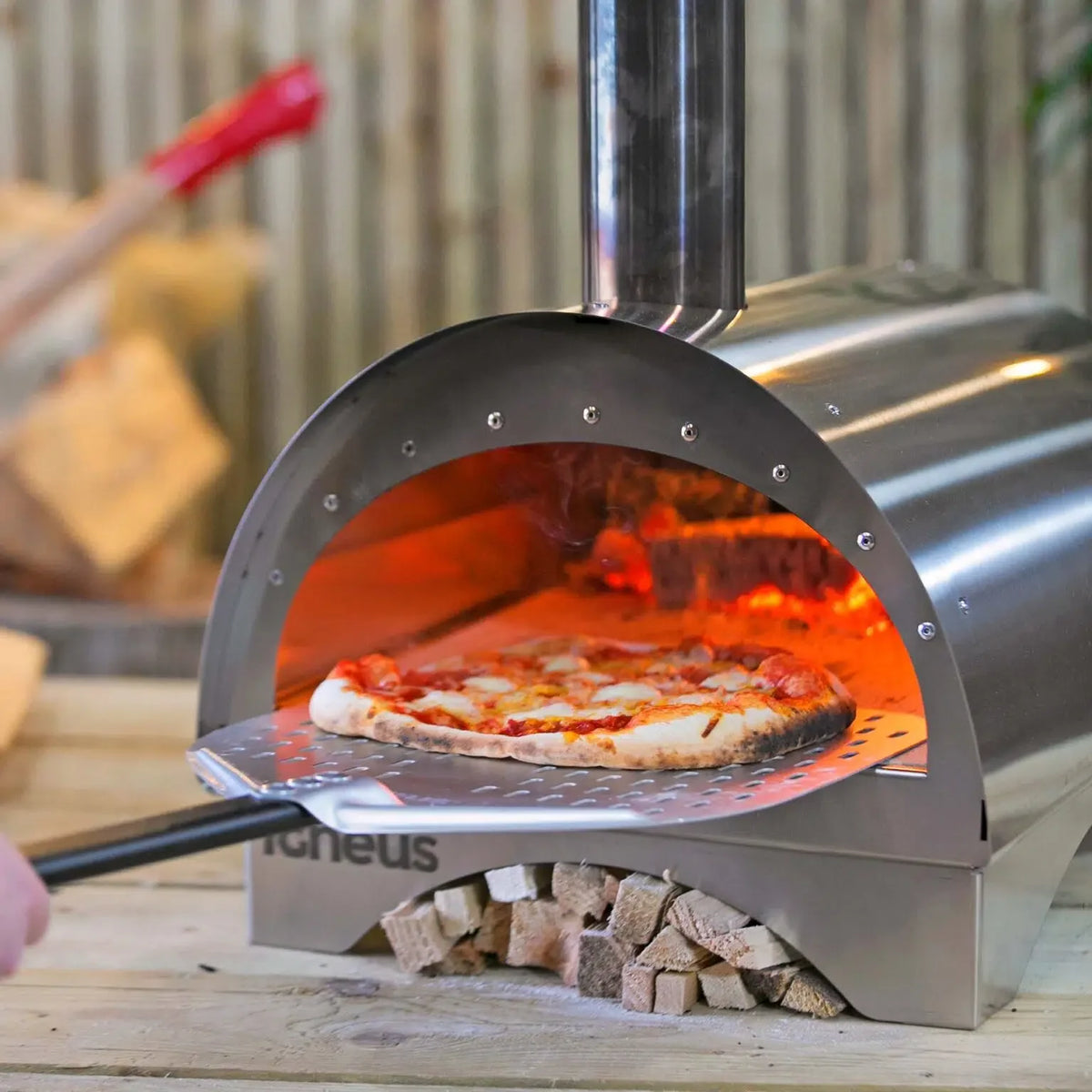 igneus minimo portable pizza oven free peel product exterior view