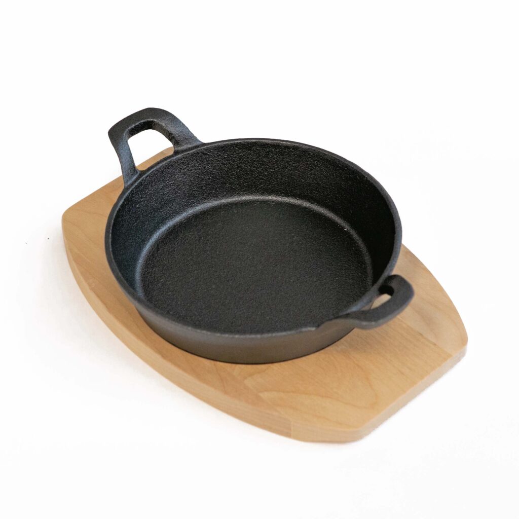 igneus pro cast iron sizzler pan product exterior view — view 4