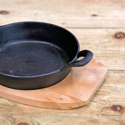 igneus pro cast iron sizzler pan lifestyle exterior view