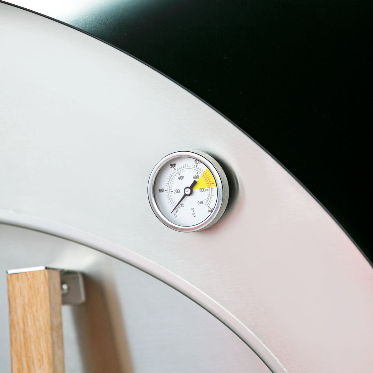 igneus pro 750 wood fired pizza oven product exterior view — view 7