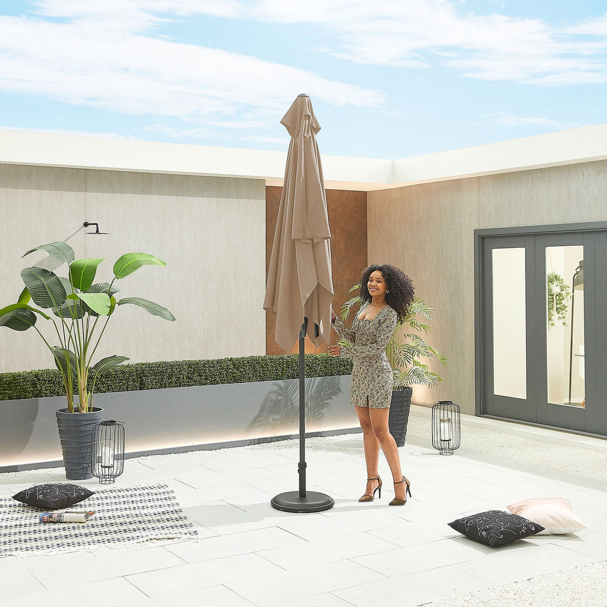 Antigua Aluminium Parasol — closed configuration (image 66)