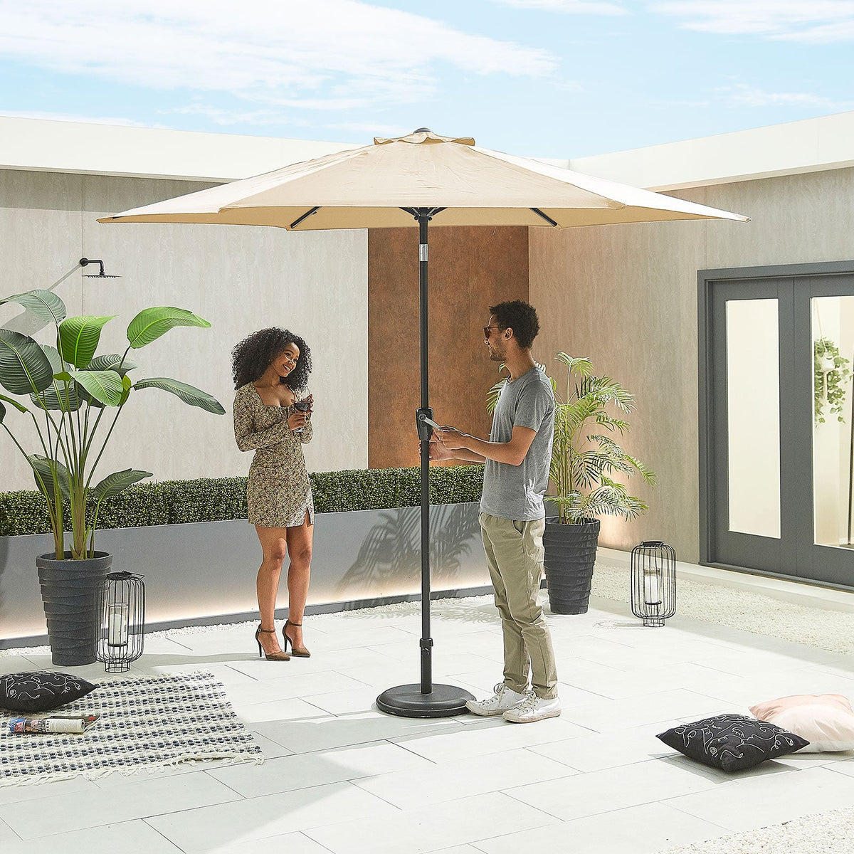 Antigua Aluminium Parasol — from an angle (image 29)