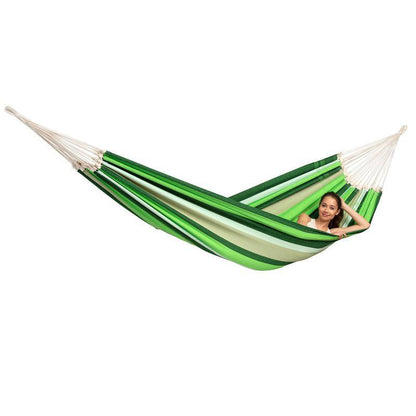 Paradiso Oliva Hammock — in use outdoors
