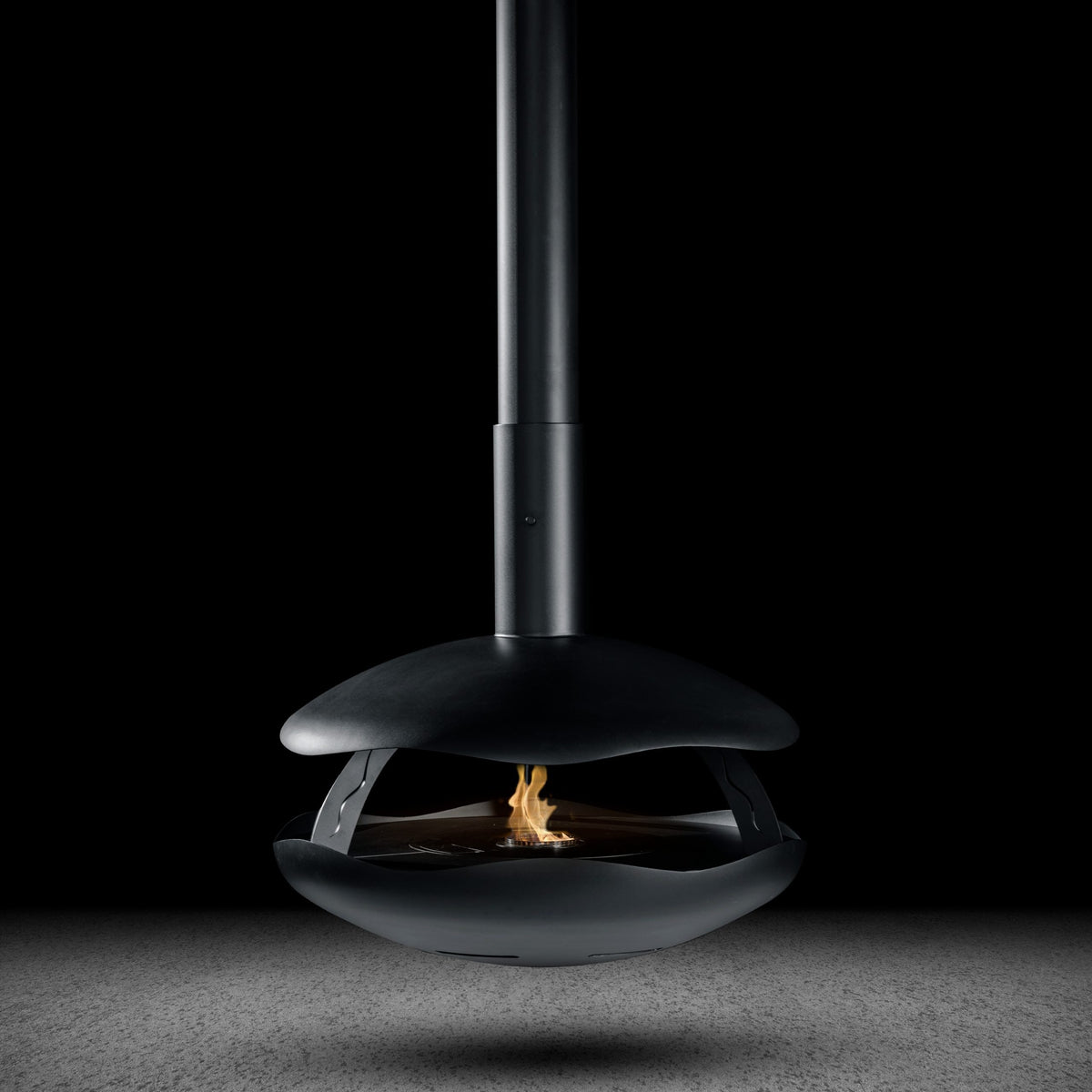 Glammfire Perola Plus Suspended Fire — styled in a garden setting