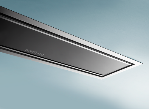 Bromic Platinum Smart-Heat Electric close-up of the fascia and housing | Roma Verandas