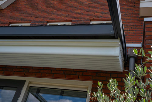 Aluminium Folding Roof Veranda | Deponti Verdeca | Retractable Waterproof Fabric Roof | Integrated LED | Concealed Drainage Through Posts