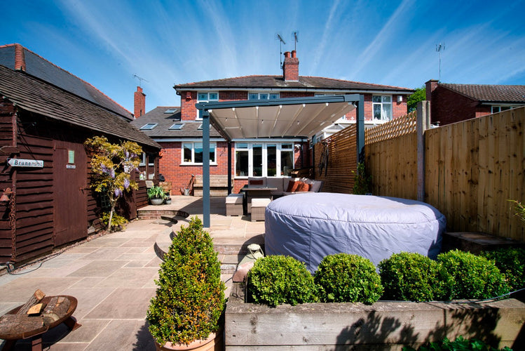 Aluminium Folding Roof Veranda | Deponti Verdeca | Retractable Waterproof Fabric Roof | Integrated LED | Concealed Drainage Through Posts