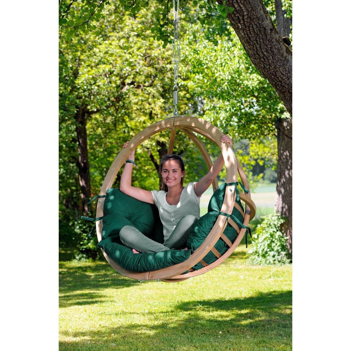 globo single verde hanging egg chair product exterior view