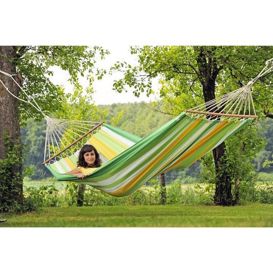 Brasilia Apple Hammock — in use outdoors
