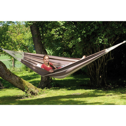 Paradiso Cafe Hammock — in use outdoors