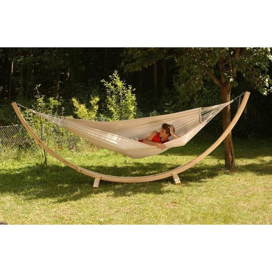 Paradiso Natura Hammock — in use outdoors