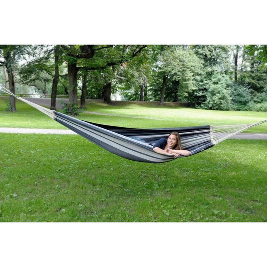 Paradiso Silver Hammock — in use outdoors