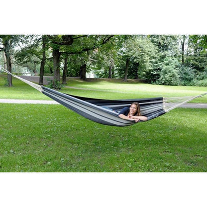 Paradiso Silver Hammock — in use outdoors