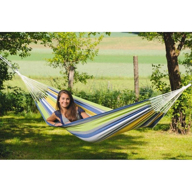 Tahiti Kolibri Hammock — in use outdoors