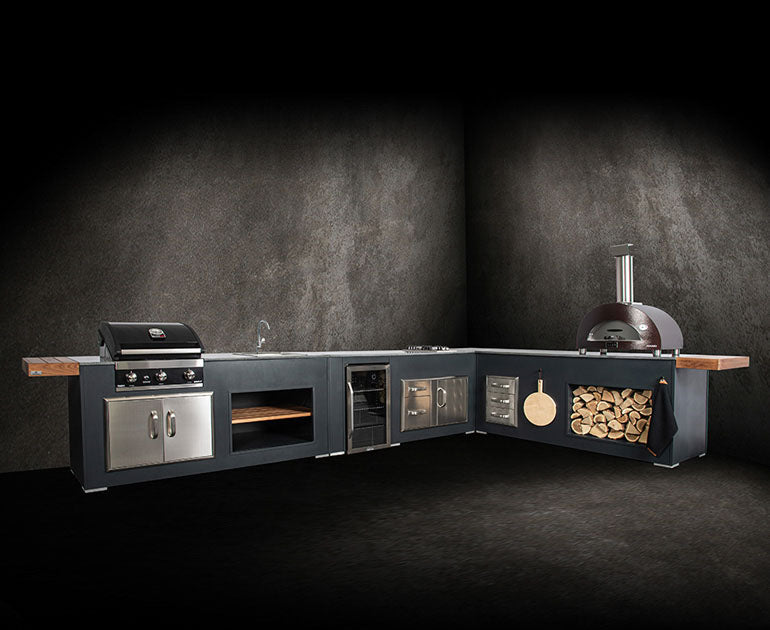 Grillandia Medium — in use outdoors