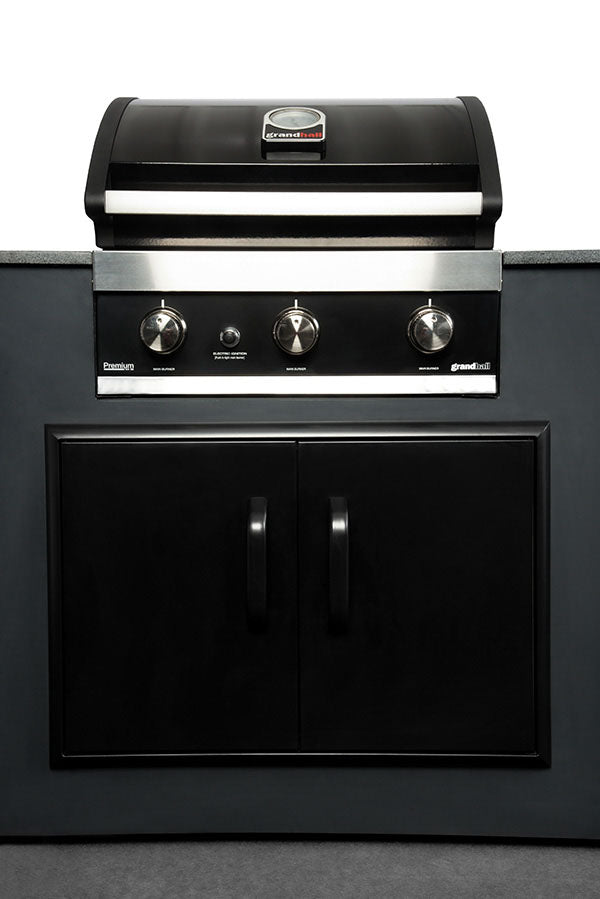 Grillandia Medium Well — styled in a garden setting